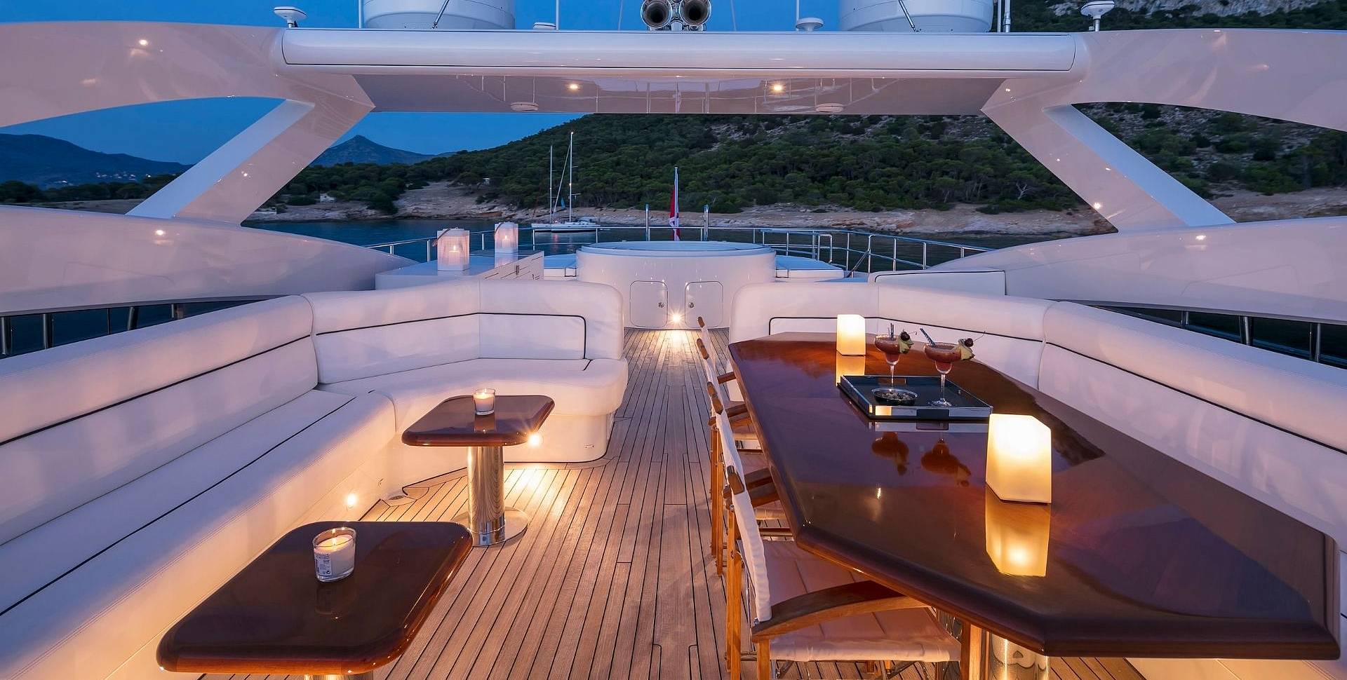 L'EQUINOX yacht