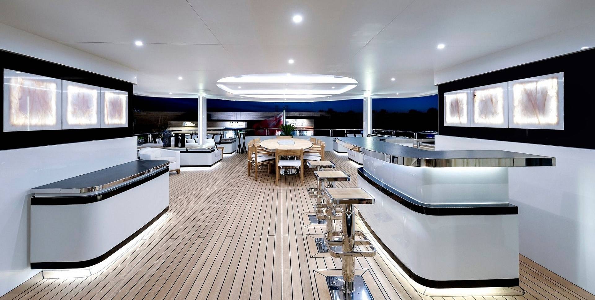 LIQUID SKY yacht