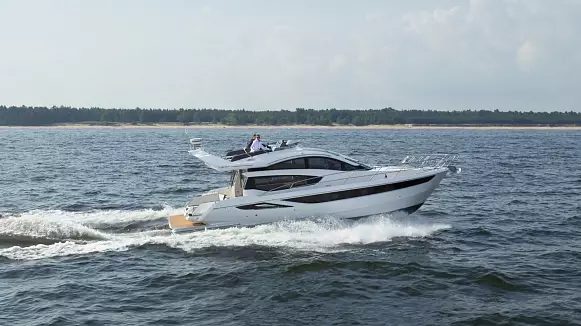 GALEON 430 SKYDECK yacht